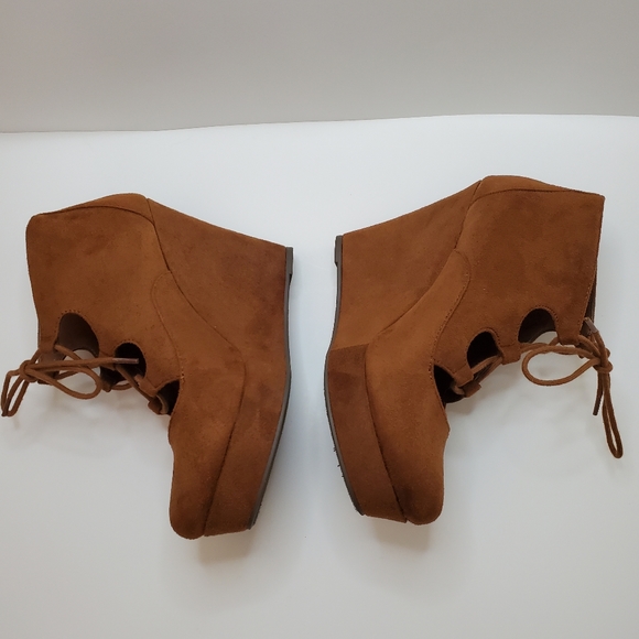 Y•Not? Camel Lace Up Platform Wedge Sz 8.5 - Picture 8 of 14